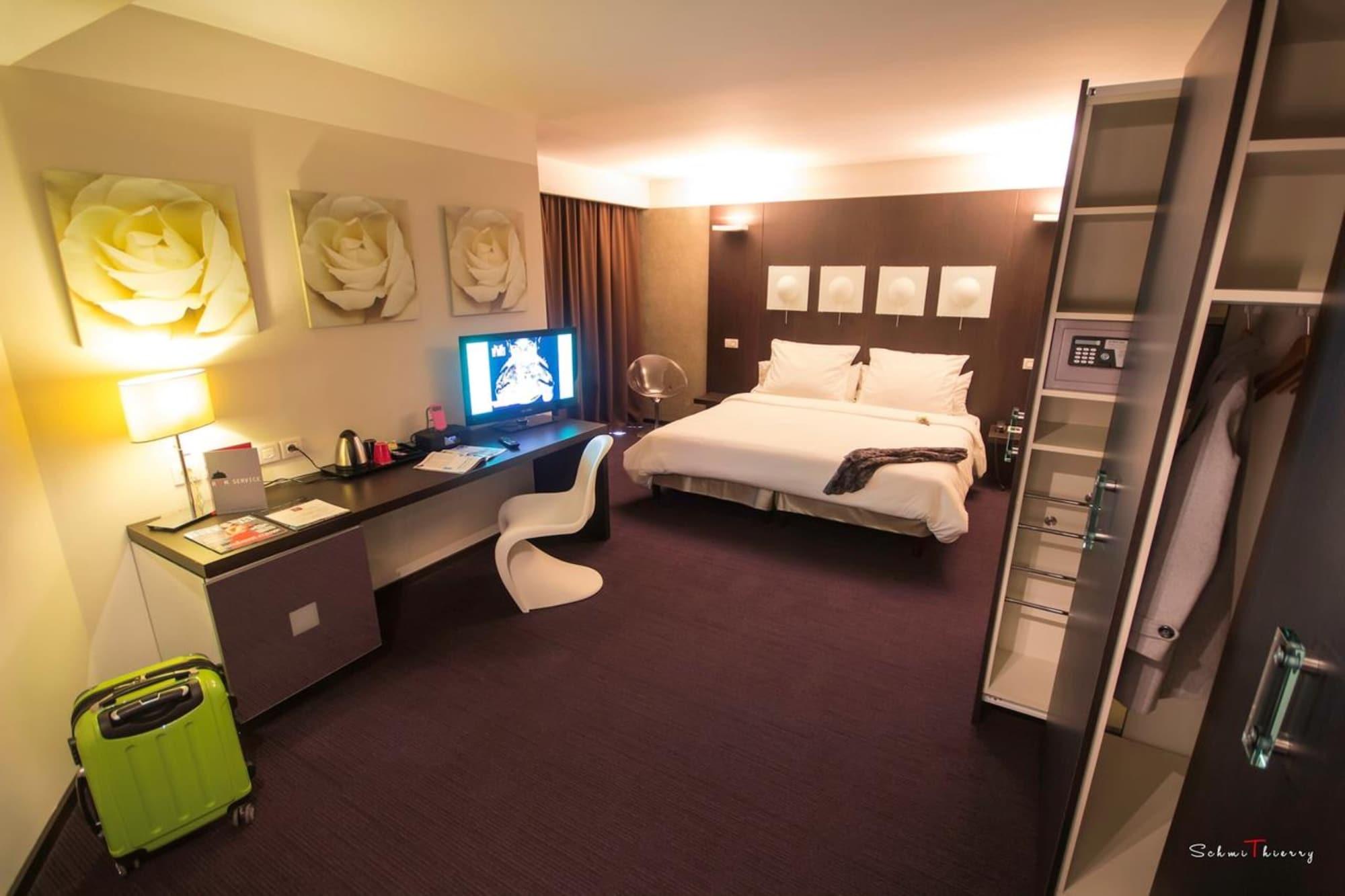 Le Rex Hotel Tarbes Exteriör bild