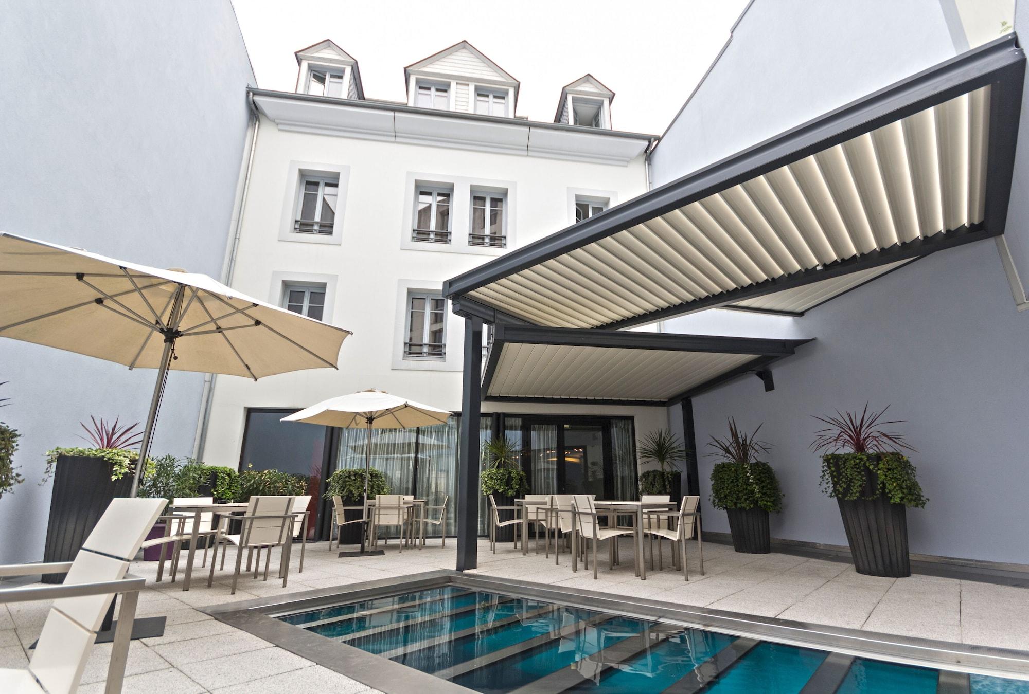 Le Rex Hotel Tarbes Exteriör bild