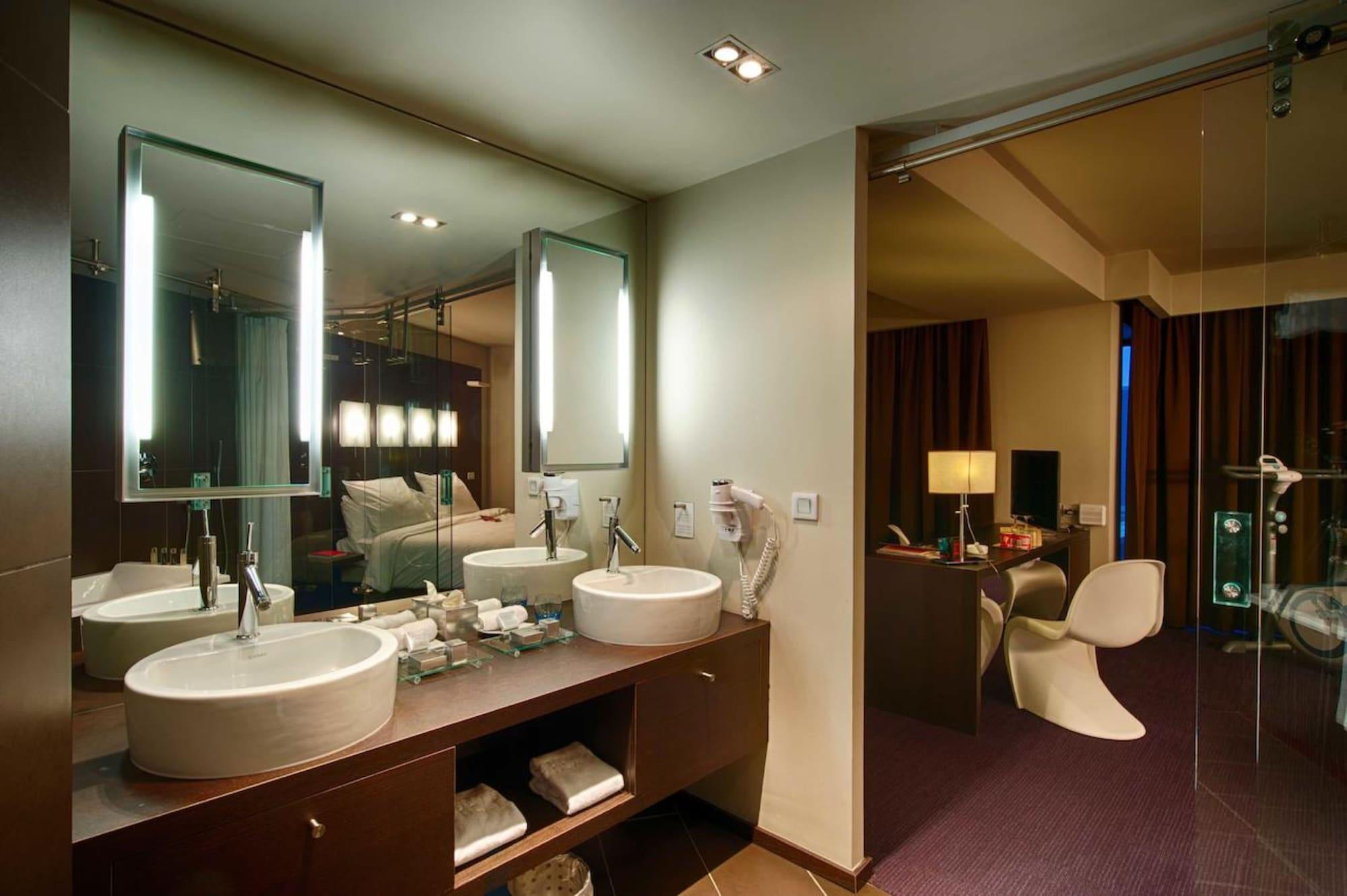 Le Rex Hotel Tarbes Exteriör bild
