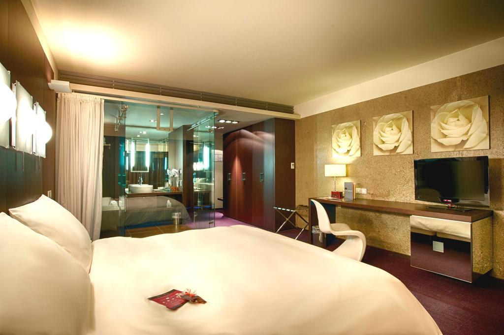 Le Rex Hotel Tarbes Exteriör bild
