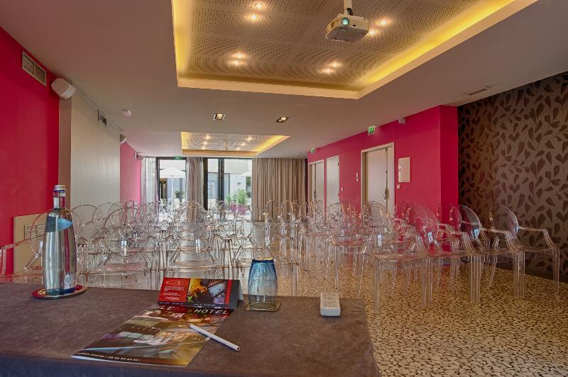 Le Rex Hotel Tarbes Exteriör bild