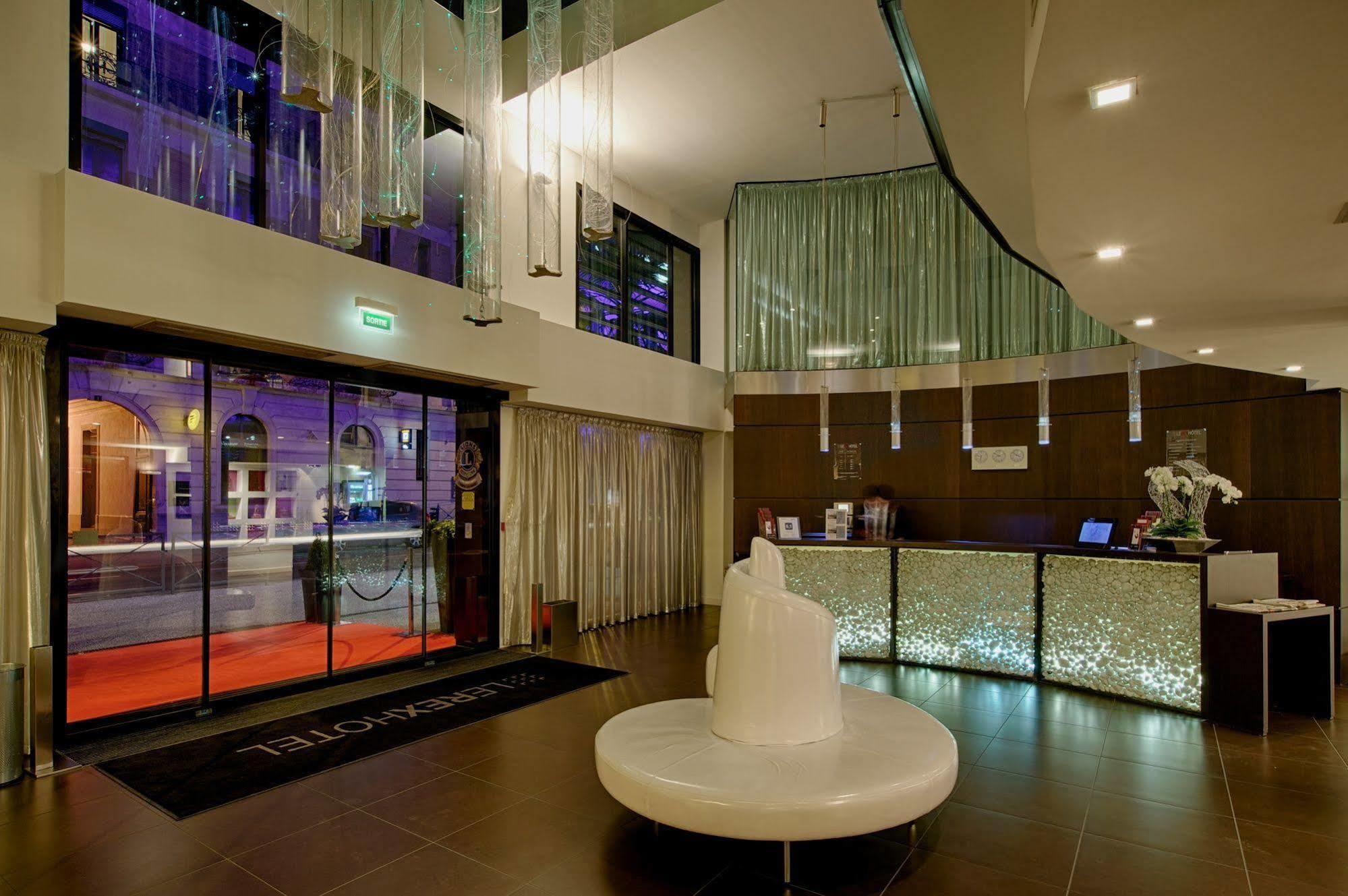 Le Rex Hotel Tarbes Exteriör bild